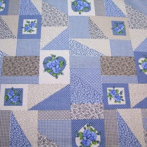 Kék-szürke patchwork rózsával