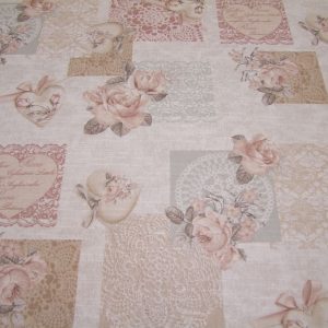 Romantikus rózsák és szivecskék