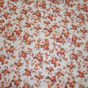 Rozsdaszínű rózsák drapp alapon