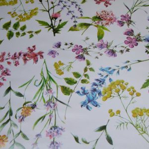 Mezei virágok fehér alapon