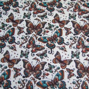 Pillangók törtfehér alapon