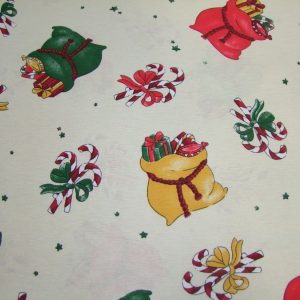 Puttonyok krémszínű alapon