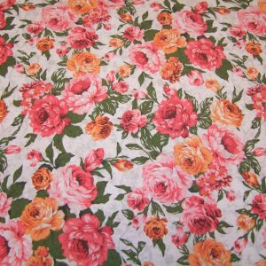 Narancs és piros rózsák bézs alapon