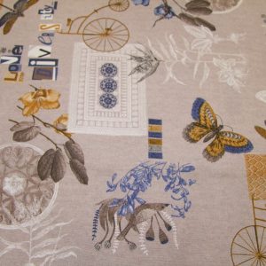 Pillangók, szitakötők stb drapp alapon