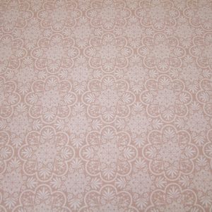 Fehér mandala minta halvány barackvirág szín alapon