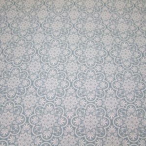 Fehér mandala minta halvány türkizkék alapon