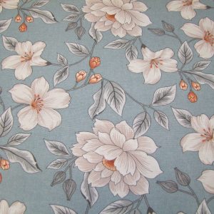 Nagy virágminta világoskék alapon